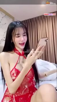 คลิปหลุด smildyee19 ไลฟ์ตรุษจีน แหกหีโชว์ใช้ควยปลอมเสียบรูหีน้ำกระจาย