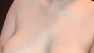 คลิปหลุดมาใหม่ สาวทรงซ้อแก้ผ้าโชว์หุ่นไลฟ์สดกลุ่มลับ นอนแหกขาโชว์หีอูมๆ พร้อมทำให้ตัวเองคุยเสียวอ่อยเอฟซีโครตเด็ด