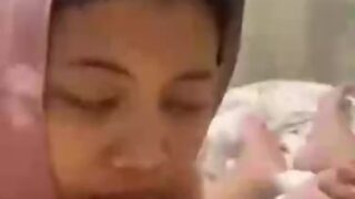 คลิปหลุดมาใหม่ สาวน้อยมุสลิมโม๊คควยหนุ่มไทย ควยไม่ขลิบแต่เงี่ยนอยากโดนเย็ดหี กินน้ำอสุจิโชว์ให้ชื่นใจ